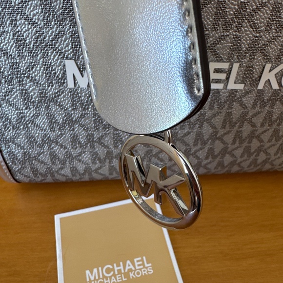 Michael Kors monogram silver tote/shoulder bag - Picture 3 of 6